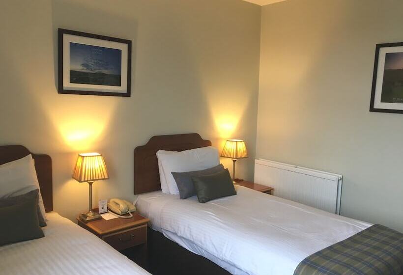 غرفة سوبيريور, Salutation