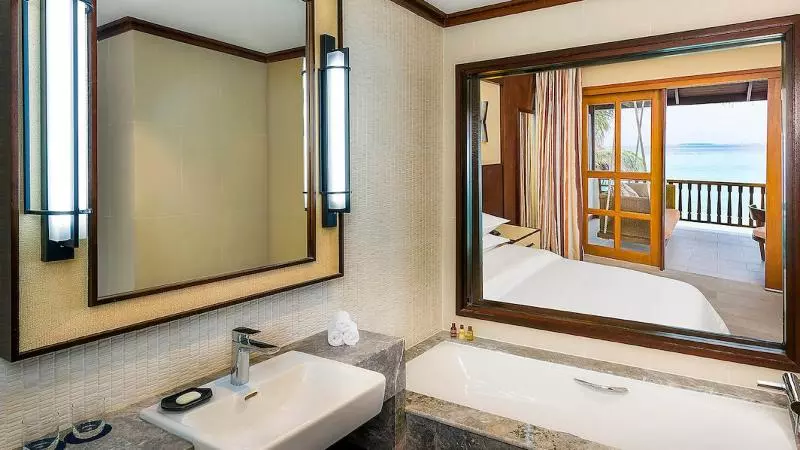 اتاق لوکس با چشم‌انداز, Sheraton Maldives Full Moon Resort & Spa