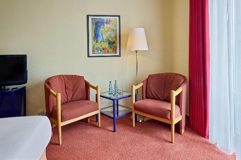 带大床的高级房间, Sheraton Offenbach