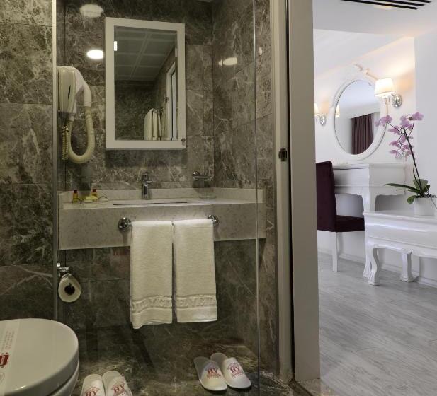 اتاق لوکس, Yigitalp Istanbul