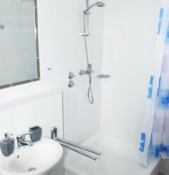 스탠다드 룸, Granitz