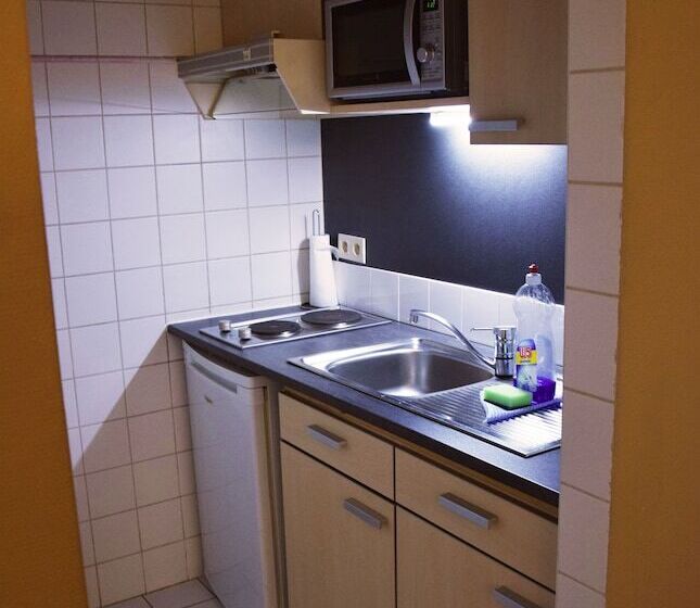 إستوديو قياسى, Ambassador Suites Antwerp