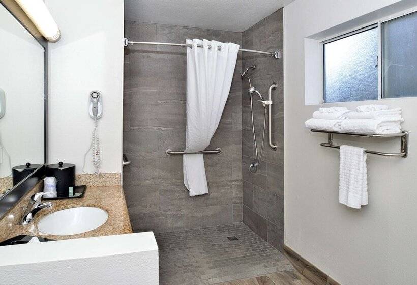 장애인을 위한 스위트, Best Western Kettleman City Inn & Suites