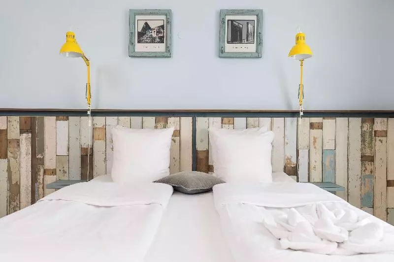 Bisneshuone, Best Western Royal Holstebro