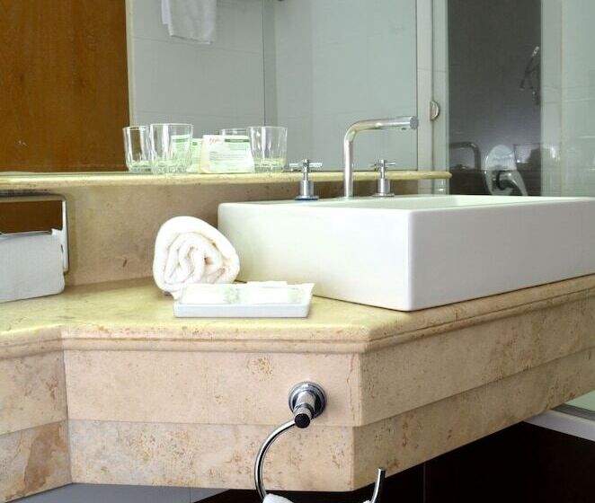 スーペリアールーム, Lafayette