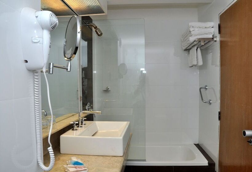 スーペリアールーム, Lafayette