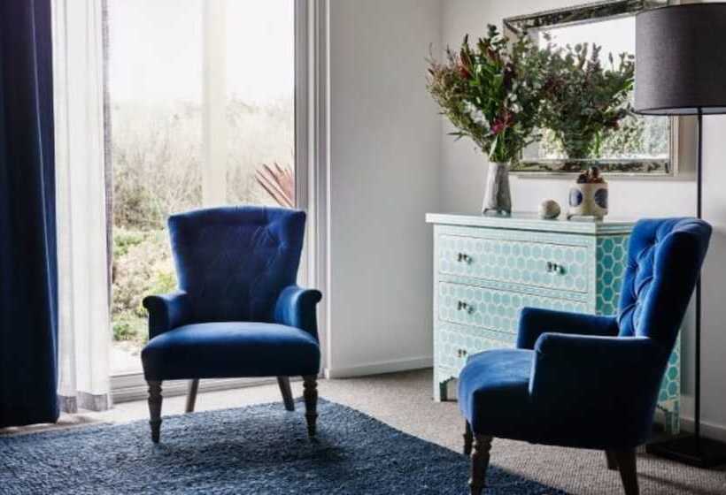 جناح, Lake House Daylesford