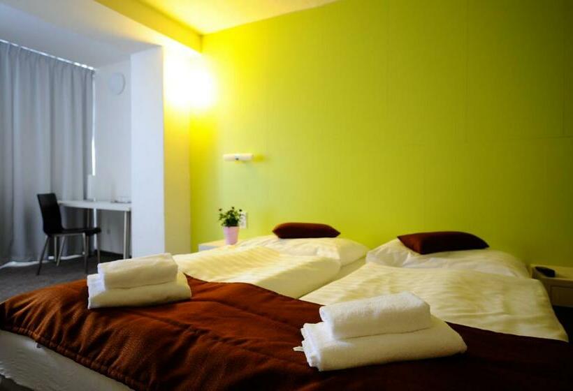 스탠다드 룸, Ostredok