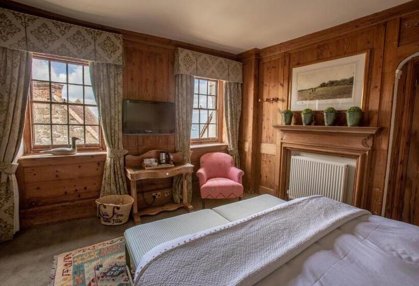 デラックスルーム, The George Hotel And Beach Club