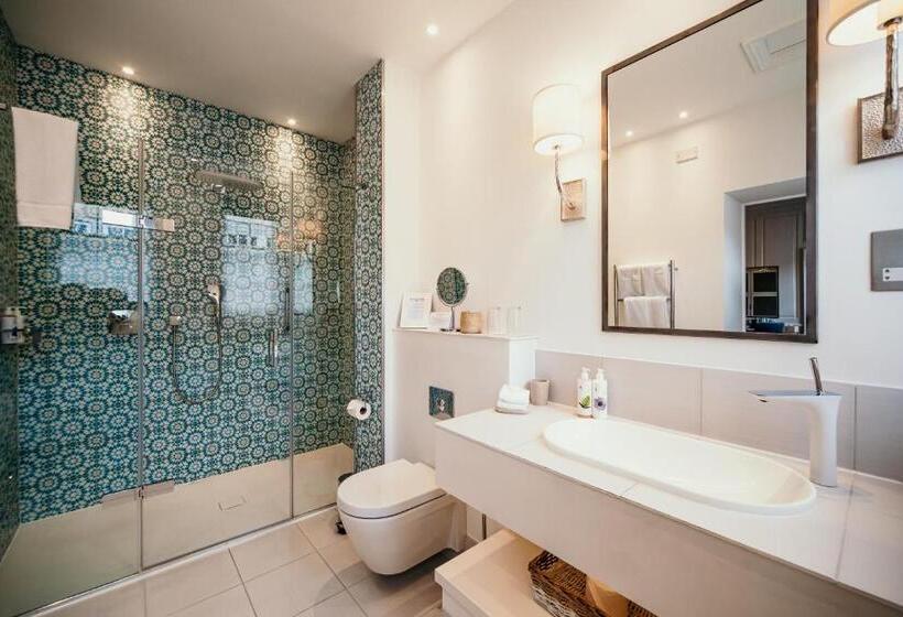 プレステージルーム, The George Hotel And Beach Club