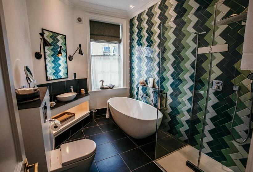 プレステージルーム, The George Hotel And Beach Club