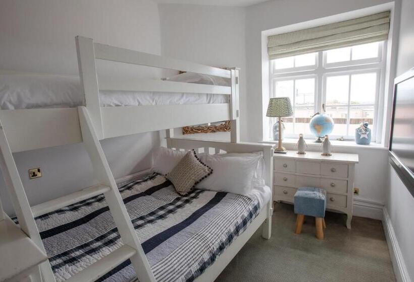 ファミリールーム, The George Hotel And Beach Club