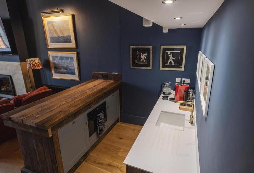 Family Suite, The George Hotel And Beach Club