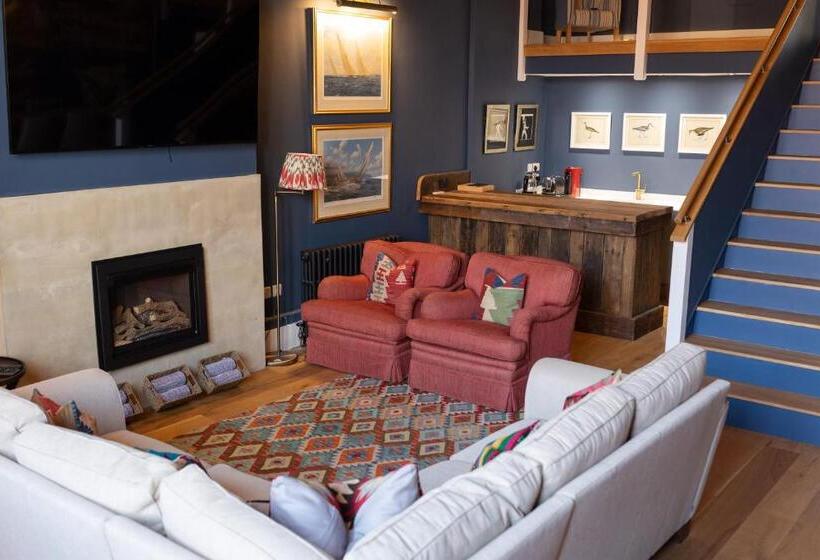 スイート（家族用）, The George Hotel And Beach Club