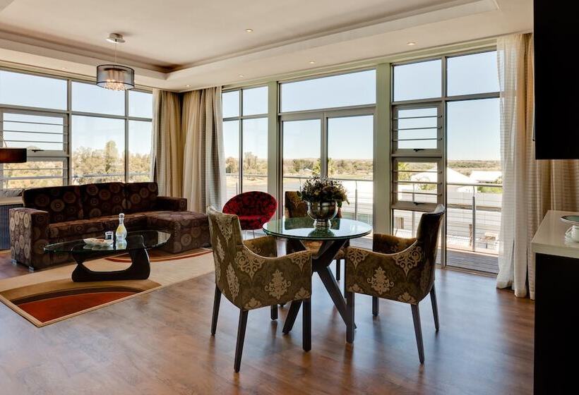 סוויטה אקזקיוטיב, The Oasis