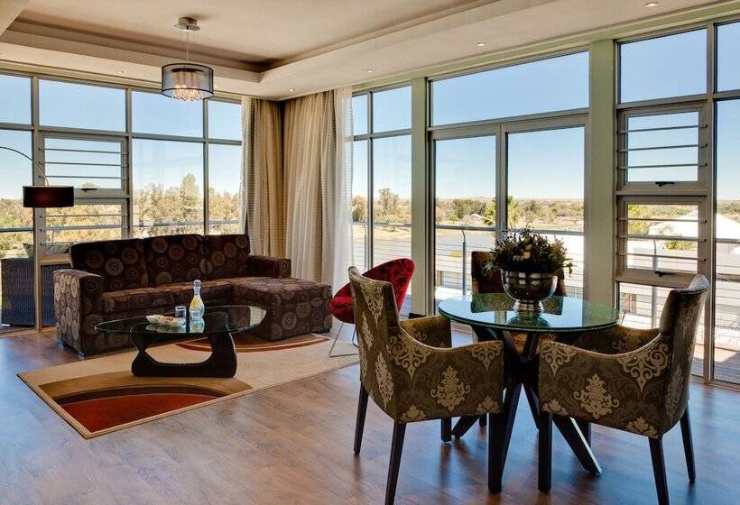 סוויטה אקזקיוטיב, The Oasis