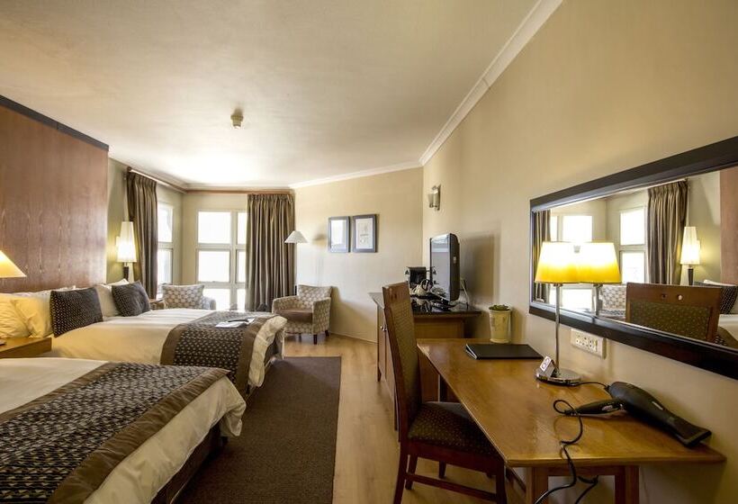 חדר משפחתי, The Oasis