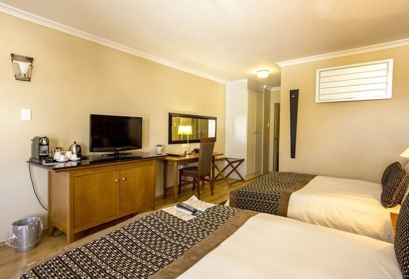 חדר משפחתי, The Oasis