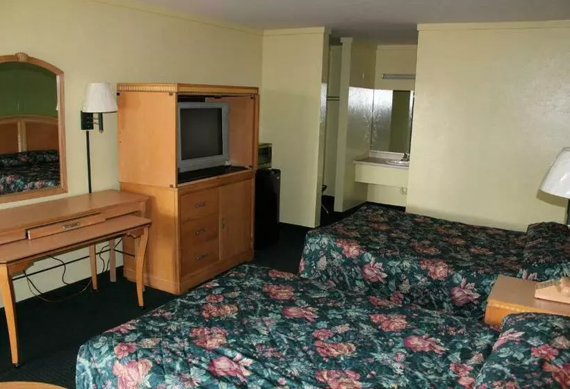 ２ダブルベッドのスタンダードルーム, Travelers Inn Gainesville
