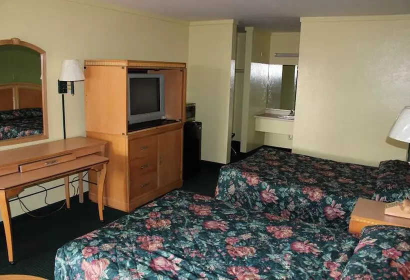 ２ダブルベッドのスタンダードルーム, Travelers Inn Gainesville