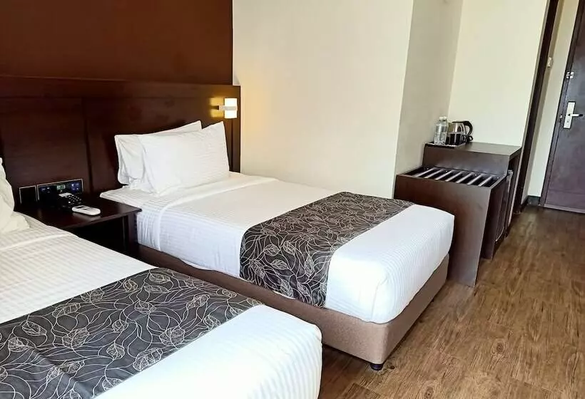 スーペリアトリプルルーム, Villea Rompin Resort & Golf