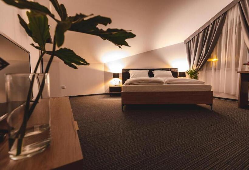 اتاق استاندارد, Akwawit