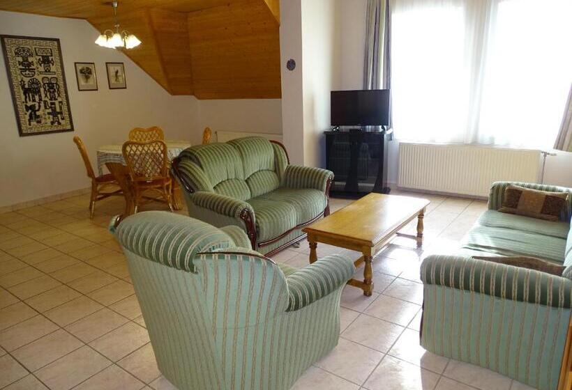 Апартаменты 2 Спальни, Alabárdos Panzió és Apartmanház