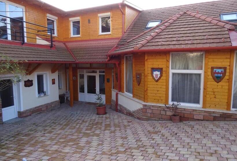 Апартаменты 1 Спальня, Alabárdos Panzió és Apartmanház