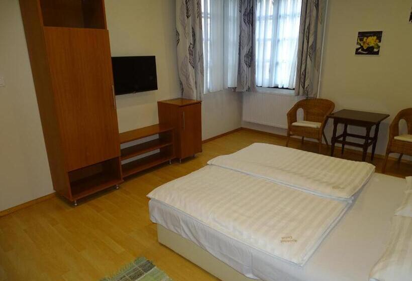 Номер Стандарт, Alabárdos Panzió és Apartmanház