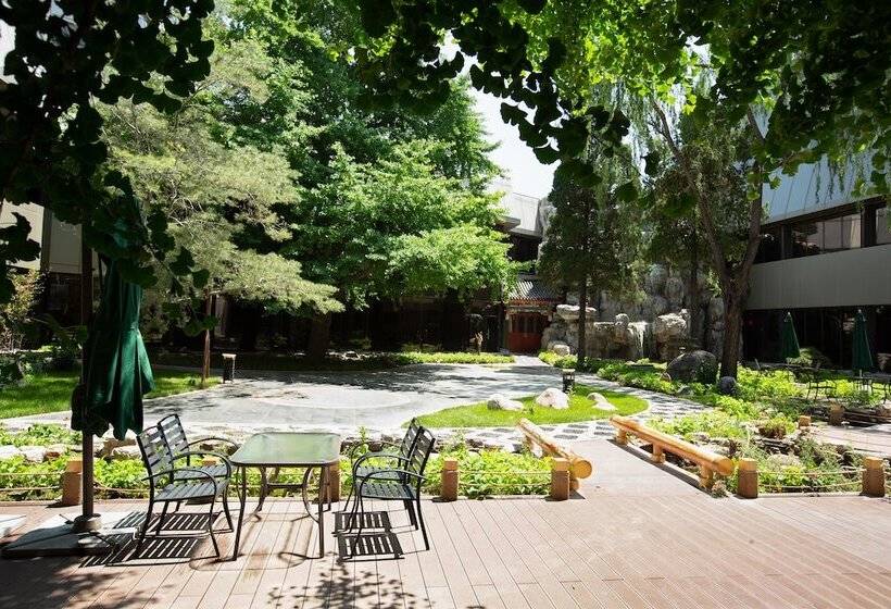 디럭스 룸, Capital