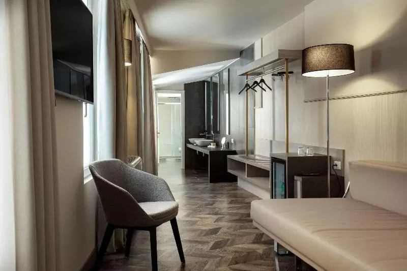 اتاق استاندارد با تخت بزرگ, Cosmopolita Hotel Rome, Tapestry Collection By Hilton