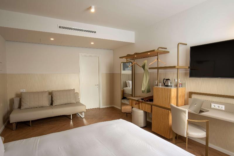חדר סופריור, Cosmopolita Hotel Rome, Tapestry Collection By Hilton