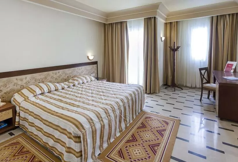 اتاق استاندارد چهار تخته, El Mouradi Tozeur