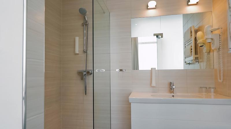 غرفة قياسية, Metropol