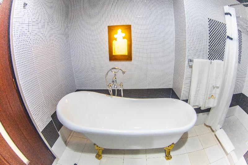 غرفة إدارية فردية, Metropol