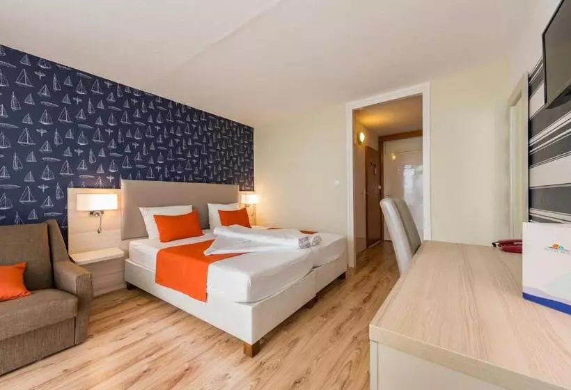 Standardzimmer mit Balkon, Móló