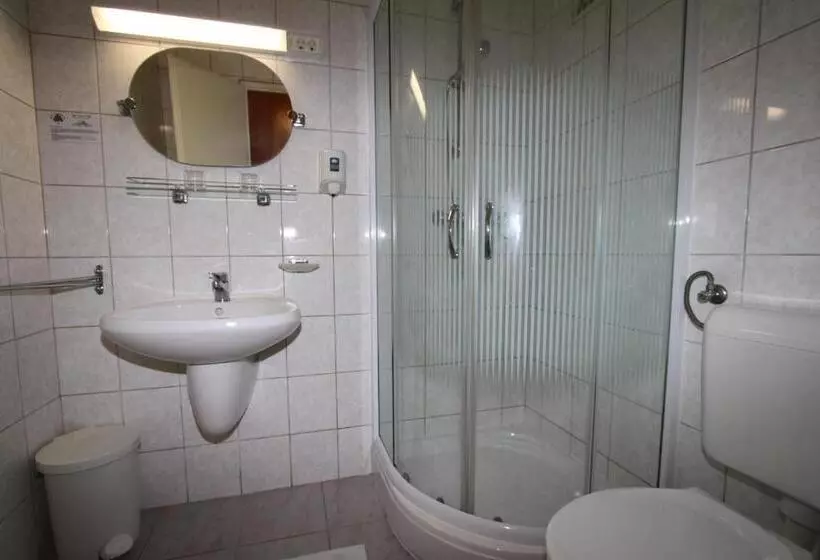 Standardzimmer mit Balkon, Móló