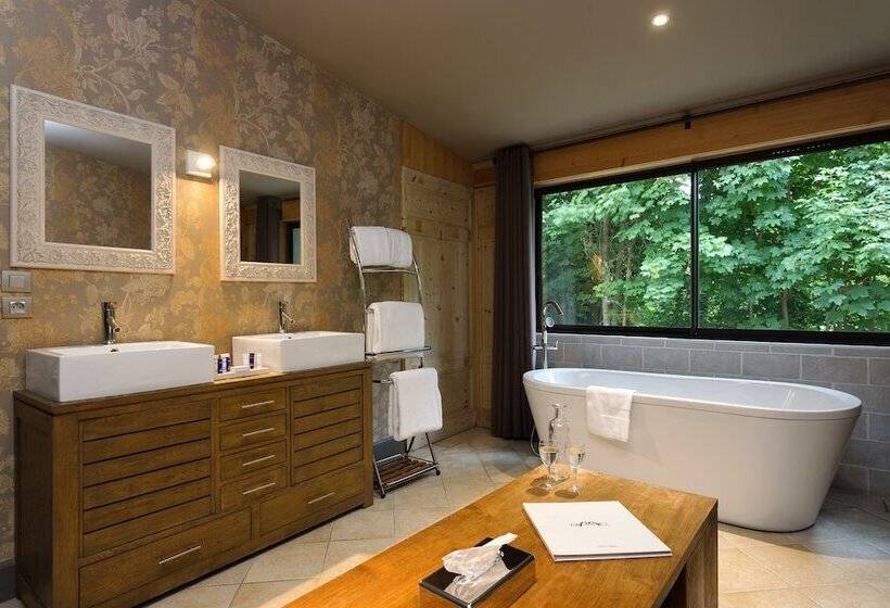 디럭스 룸, Chateau De Candie