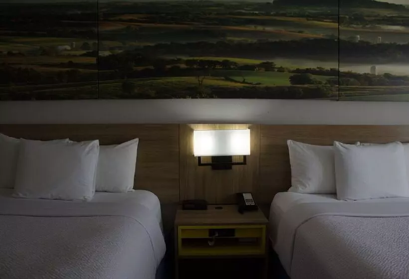 Standard-huone 2 Parivuodetta, Days Inn By Wyndham Colby