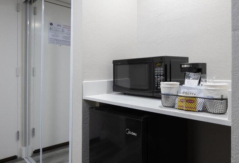 带大床的标准间, Prodigy Hotel, A Days Inn By Wyndham