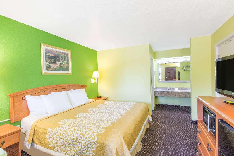 带大床的标准间, Days Inn By Wyndham Fulton