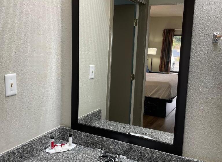 جناح سرير كينج, Days Inn By Wyndham Jackson