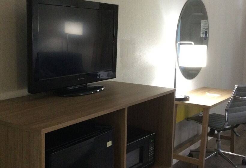 جناح ديلوكس, Days Inn By Wyndham Jackson