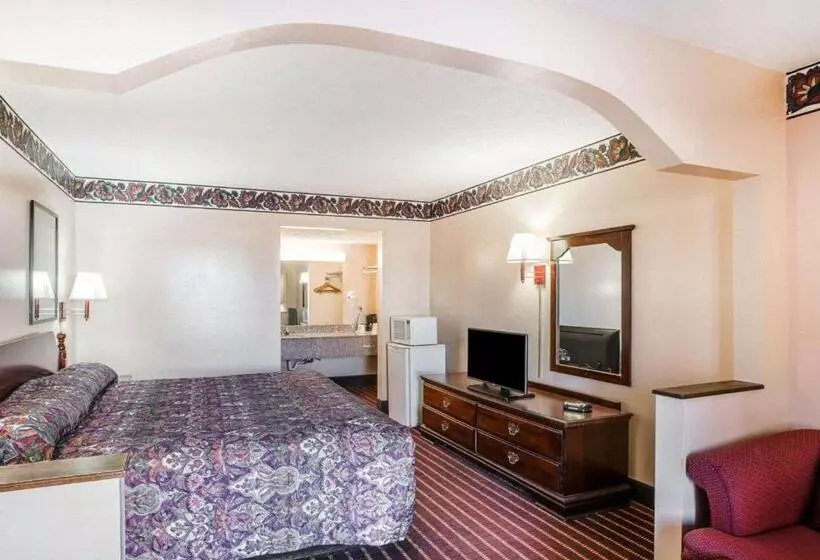 キングサイズベッドのスタンダードルーム, Econo Lodge