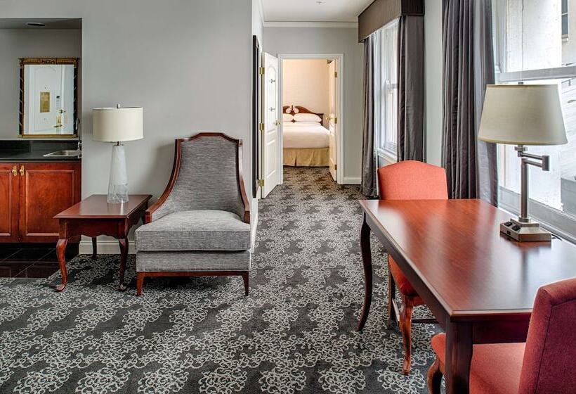 Люкс Кровать Кинг, Embassy Suites By Hilton Portland Downtown