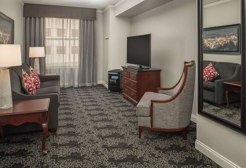 سوئیت با تخت بزرگ, Embassy Suites By Hilton Portland Downtown