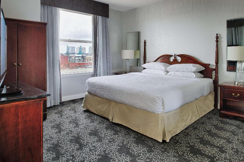 سوئیت با تخت بزرگ, Embassy Suites By Hilton Portland Downtown