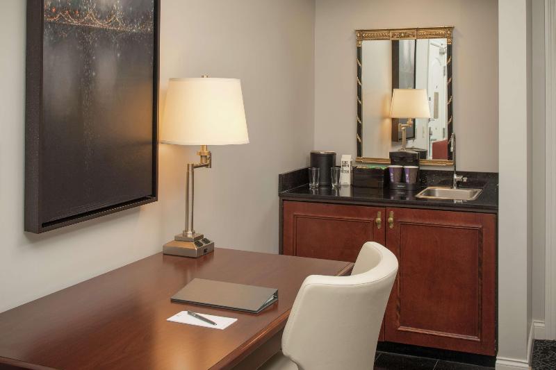 Люкс 2 Спальни, Embassy Suites By Hilton Portland Downtown