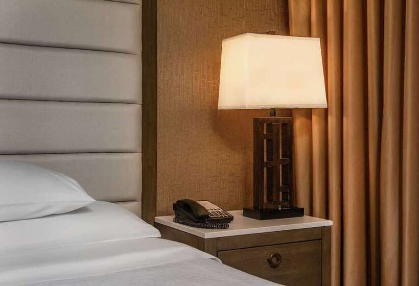 سوئیت با تخت بزرگ, Embassy Suites By Hilton Portland Downtown