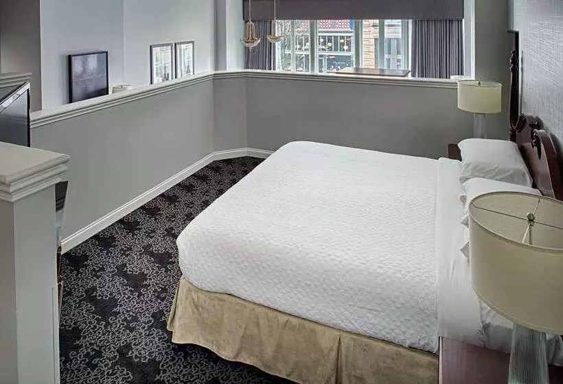 سوئیت با تخت بزرگ, Embassy Suites By Hilton Portland Downtown